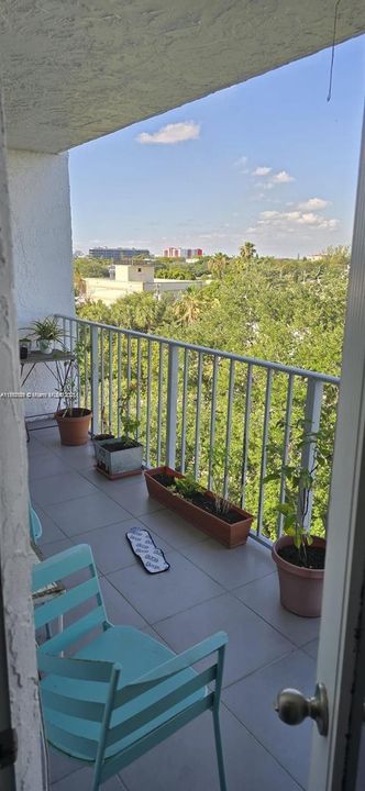 待售: $340,000 (1 贝兹, 1 浴室, 775 平方英尺)