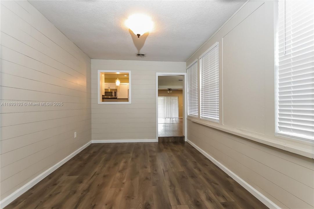 Recently Rented: $2,495 (3 beds, 2 baths, 1514 Square Feet)