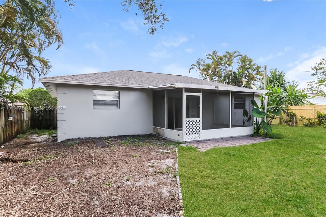 Recently Rented: $2,495 (3 beds, 2 baths, 1514 Square Feet)