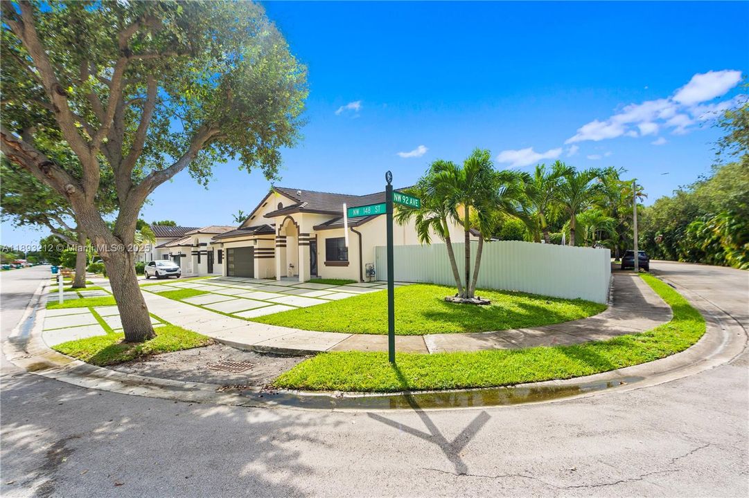 Active With Contract: $1,100,000 (4 beds, 3 baths, 1890 Square Feet)