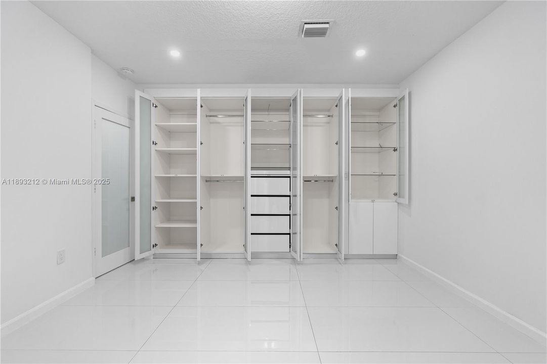 Active With Contract: $1,100,000 (4 beds, 3 baths, 1890 Square Feet)