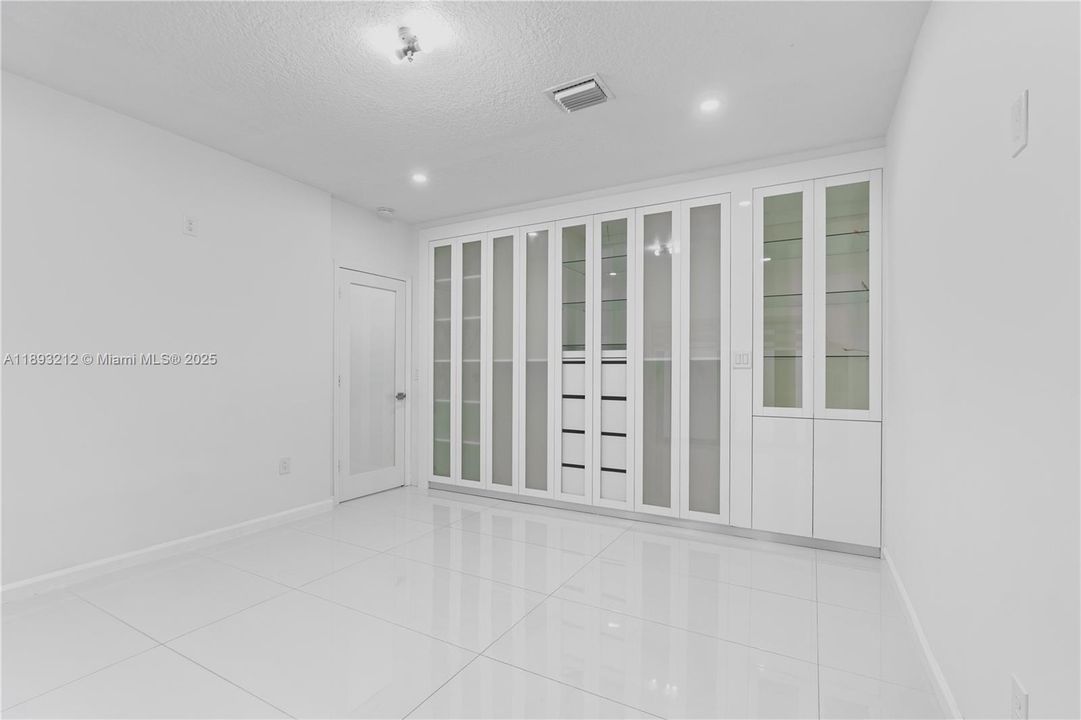 Active With Contract: $1,100,000 (4 beds, 3 baths, 1890 Square Feet)