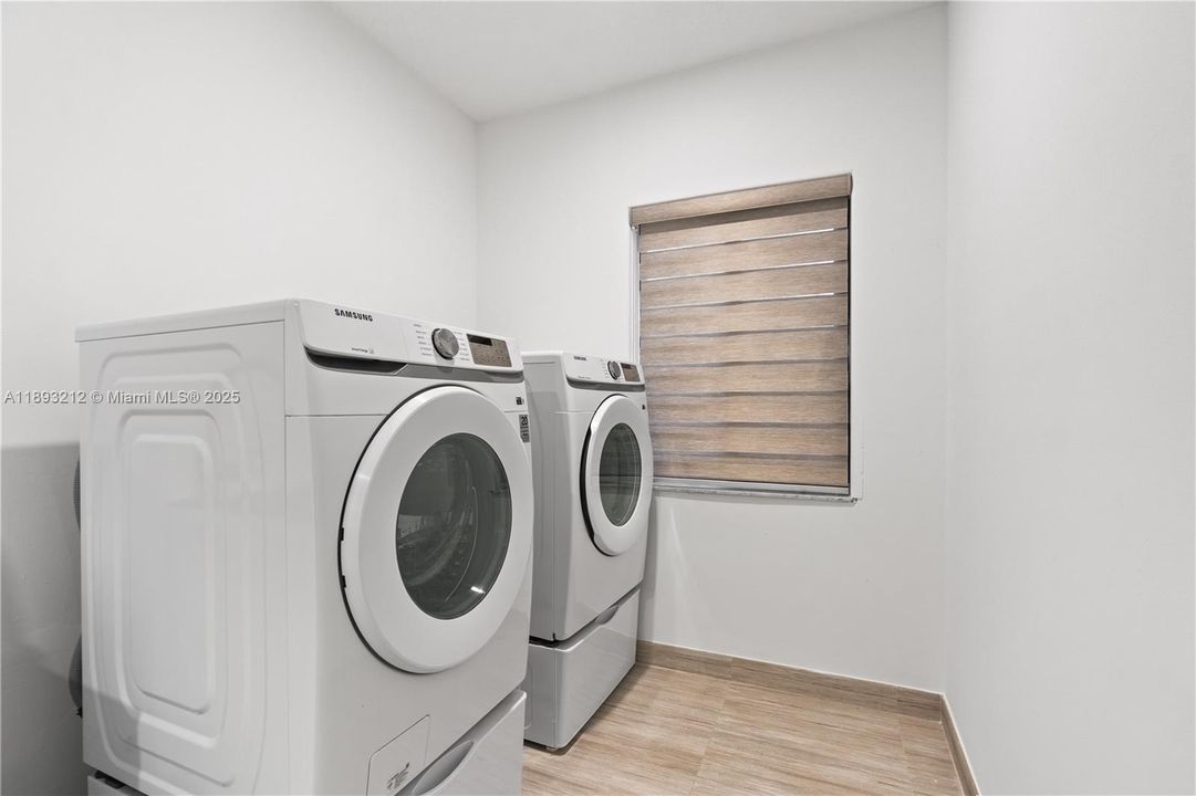 Active With Contract: $1,100,000 (4 beds, 3 baths, 1890 Square Feet)