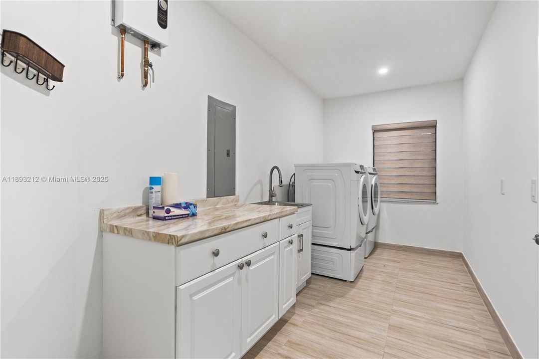 Active With Contract: $1,100,000 (4 beds, 3 baths, 1890 Square Feet)