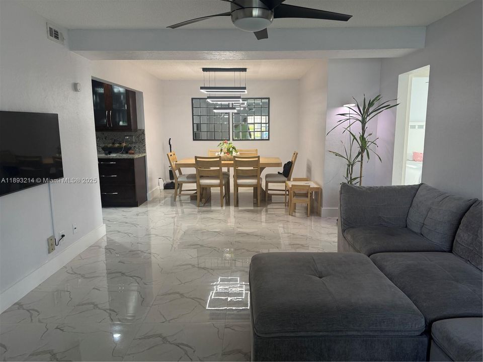 Recently Sold: $270,000 (3 beds, 1 baths, 952 Square Feet)