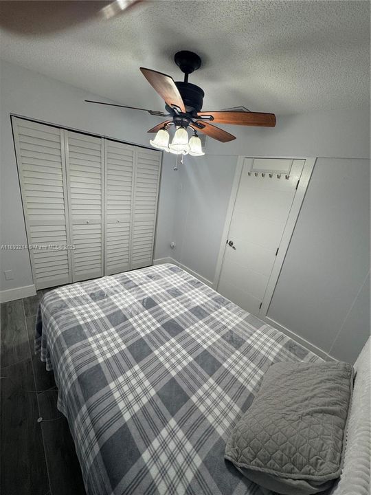 Recently Sold: $270,000 (3 beds, 1 baths, 952 Square Feet)