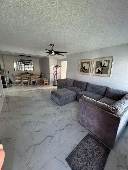 Recently Sold: $270,000 (3 beds, 1 baths, 952 Square Feet)