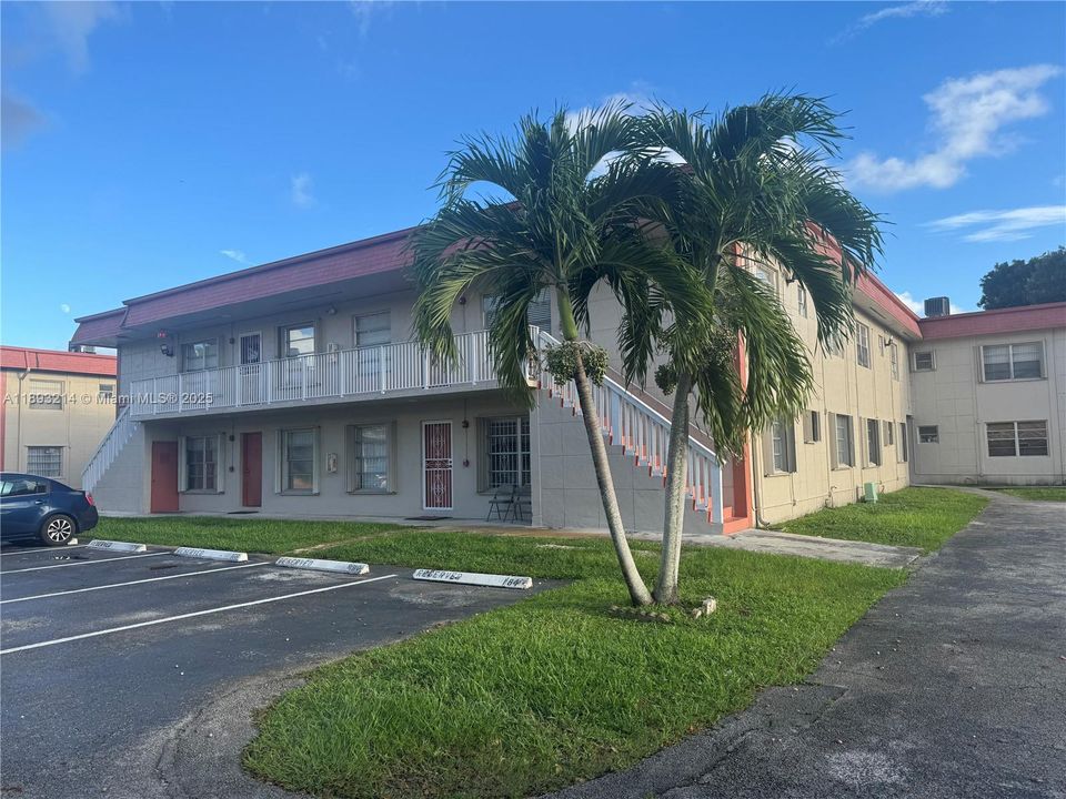 Recently Sold: $270,000 (3 beds, 1 baths, 952 Square Feet)