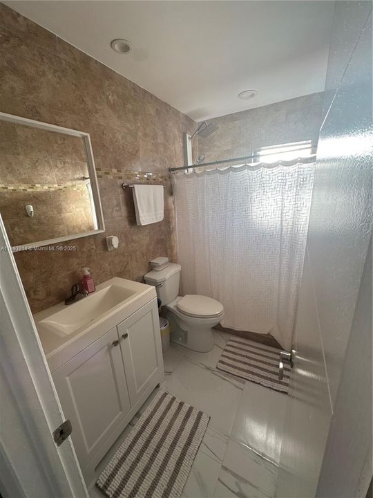 Recently Sold: $270,000 (3 beds, 1 baths, 952 Square Feet)