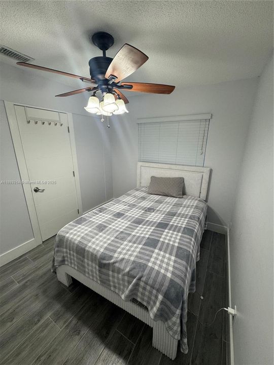 Recently Sold: $270,000 (3 beds, 1 baths, 952 Square Feet)