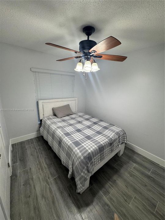 Recently Sold: $270,000 (3 beds, 1 baths, 952 Square Feet)