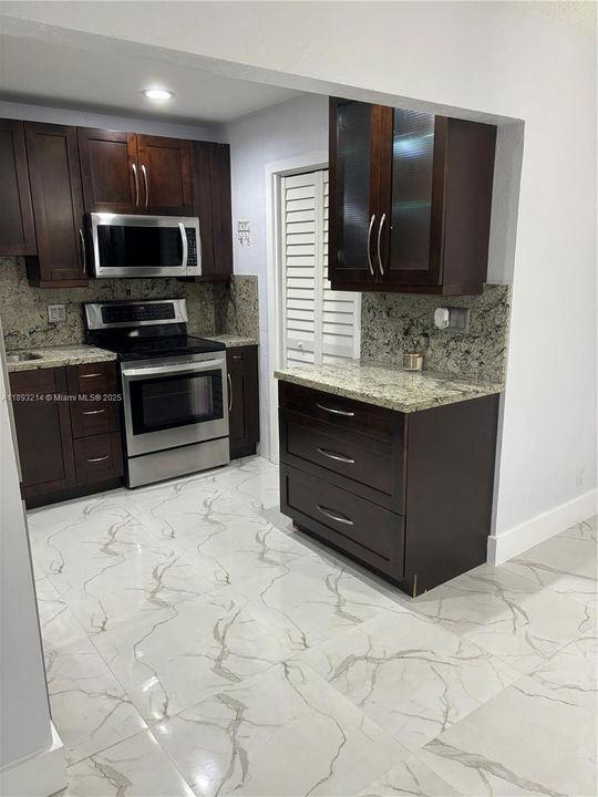 Recently Sold: $270,000 (3 beds, 1 baths, 952 Square Feet)