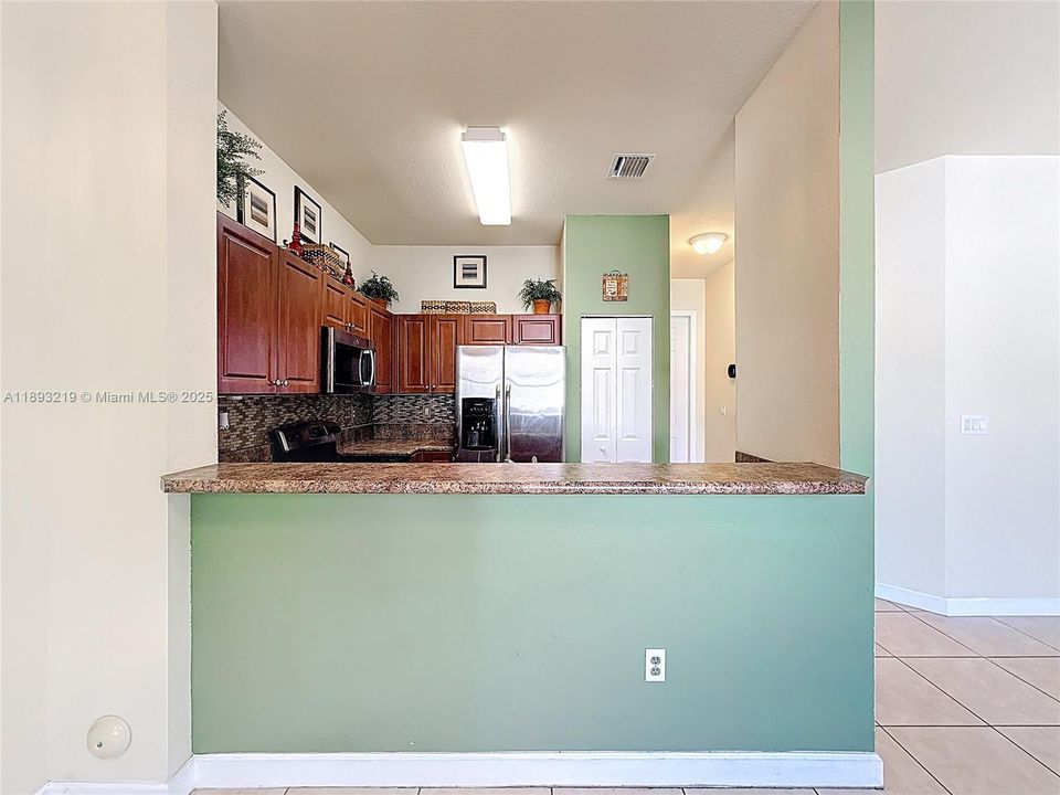 待售: $225,000 (3 贝兹, 2 浴室, 1151 平方英尺)