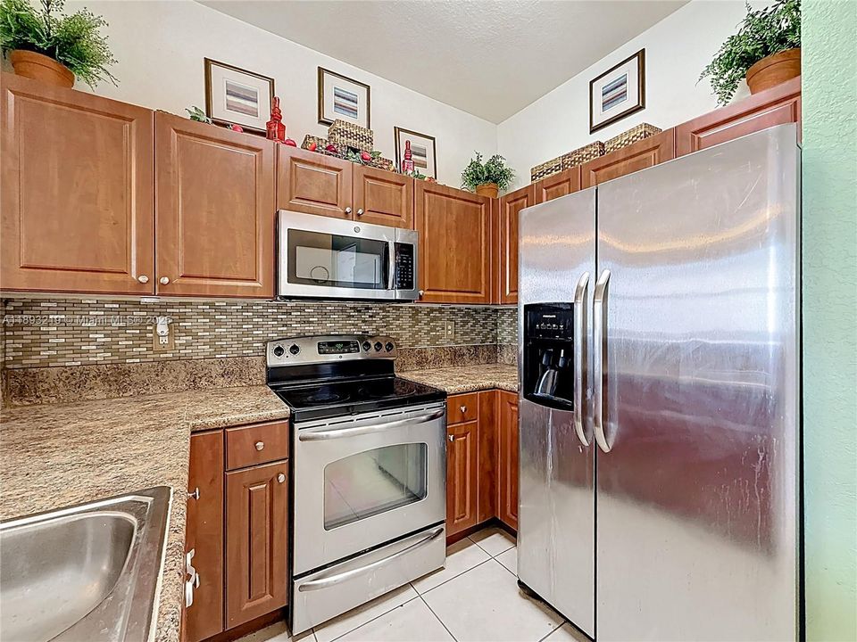 待售: $225,000 (3 贝兹, 2 浴室, 1151 平方英尺)