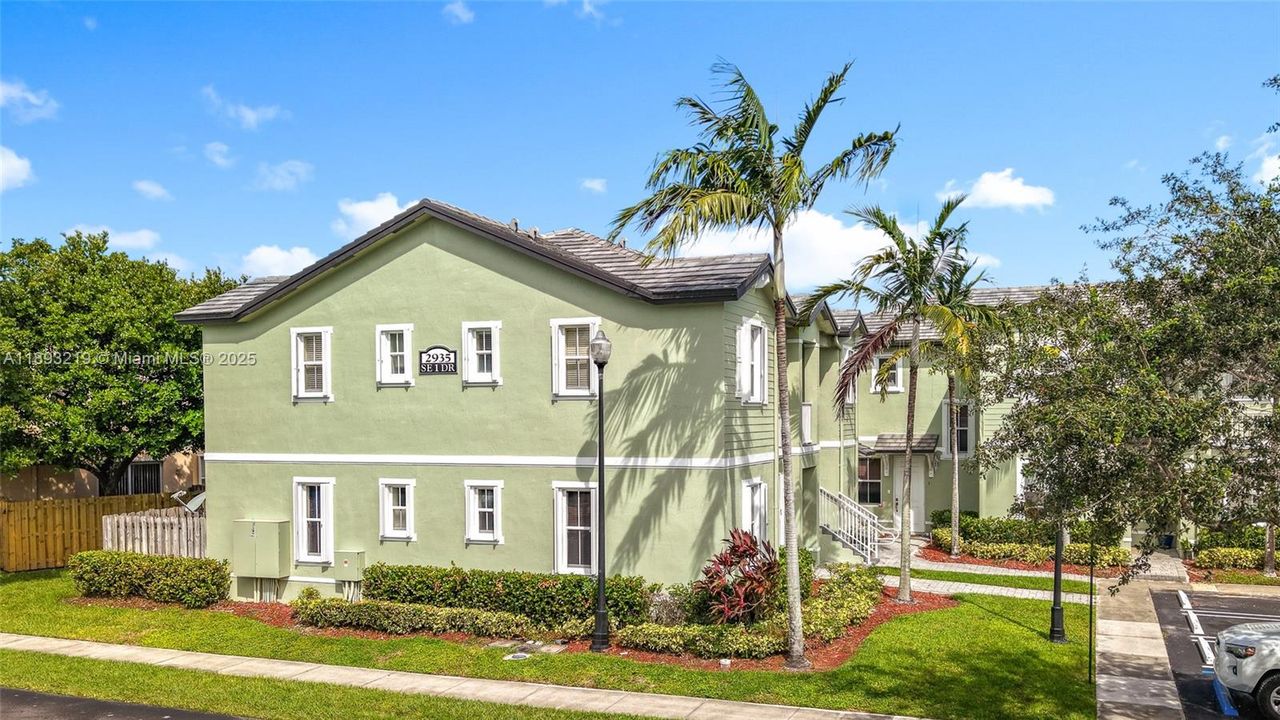 待售: $225,000 (3 贝兹, 2 浴室, 1151 平方英尺)