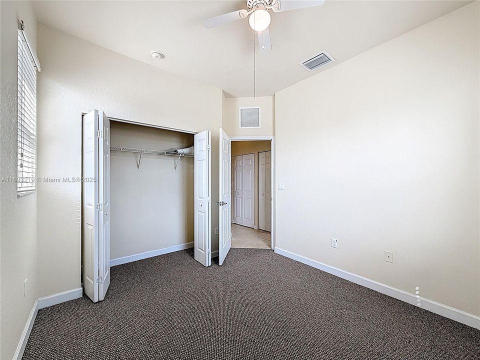 待售: $225,000 (3 贝兹, 2 浴室, 1151 平方英尺)