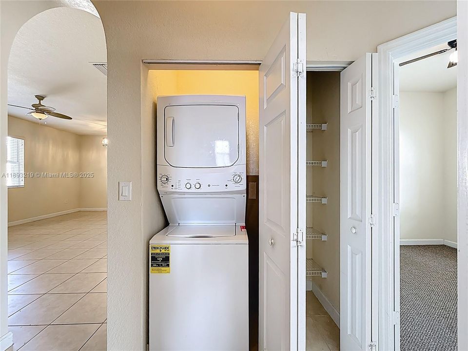 待售: $225,000 (3 贝兹, 2 浴室, 1151 平方英尺)