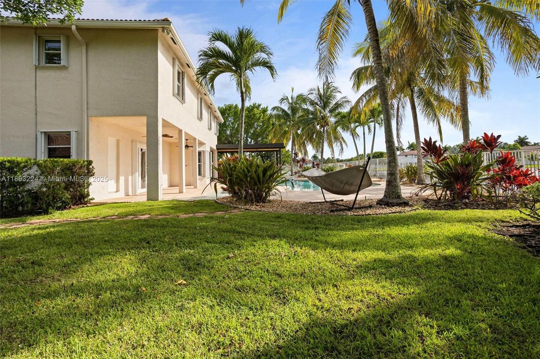 For Rent: $9,500 (5 beds, 4 baths, 3979 Square Feet)