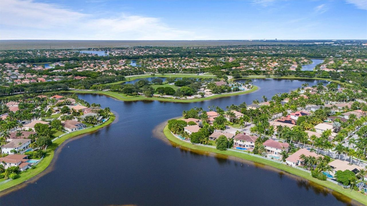 For Rent: $9,500 (5 beds, 4 baths, 3979 Square Feet)