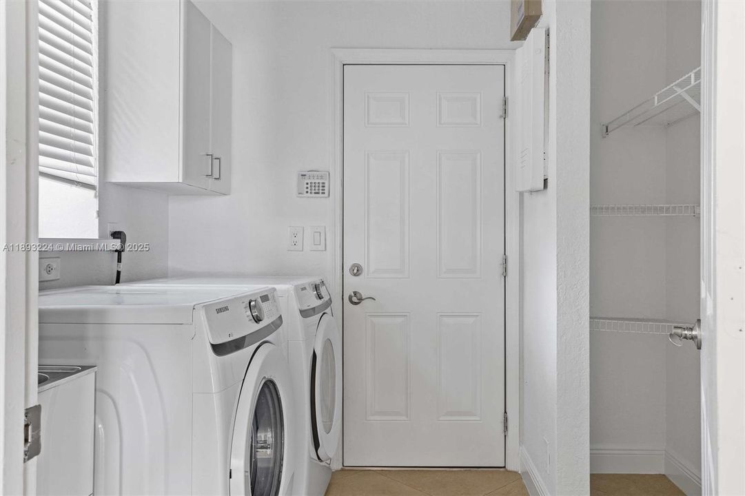 For Rent: $9,500 (5 beds, 4 baths, 3979 Square Feet)