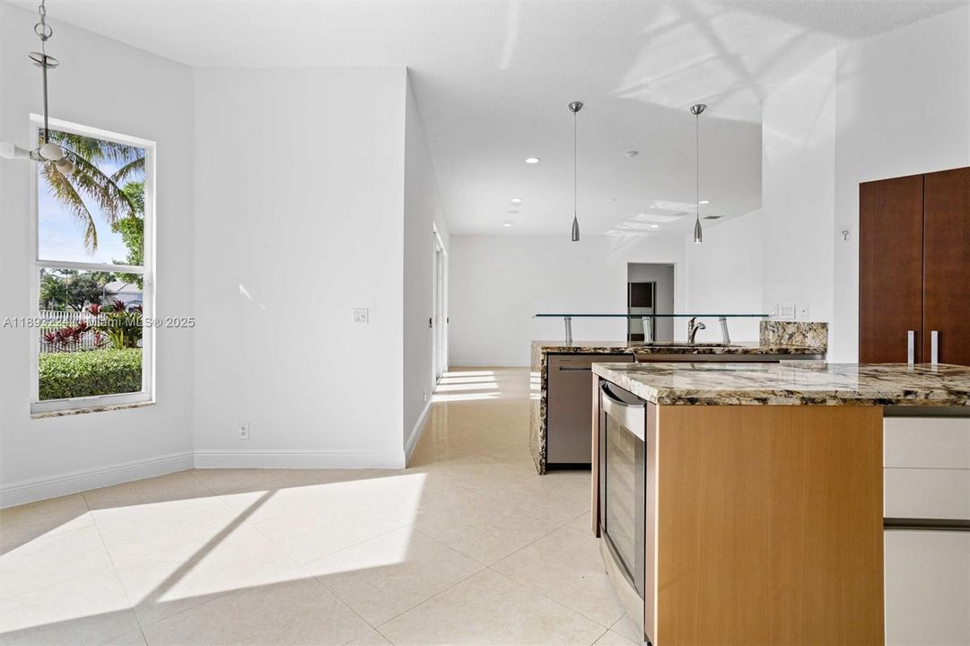 For Rent: $9,500 (5 beds, 4 baths, 3979 Square Feet)