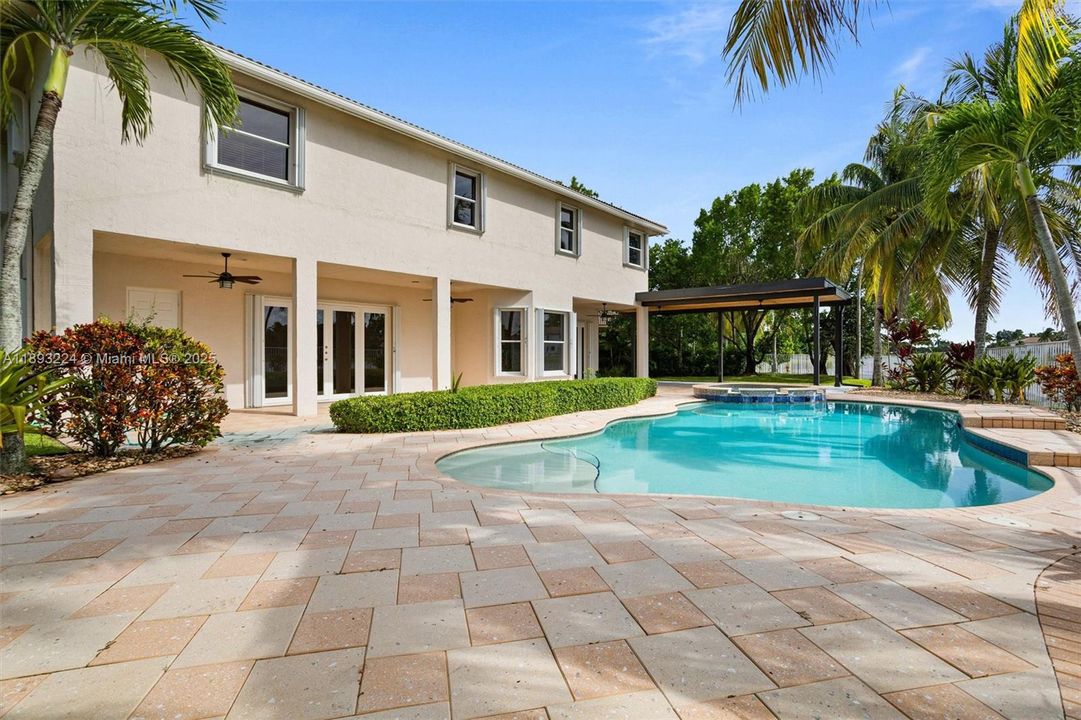 For Rent: $9,500 (5 beds, 4 baths, 3979 Square Feet)