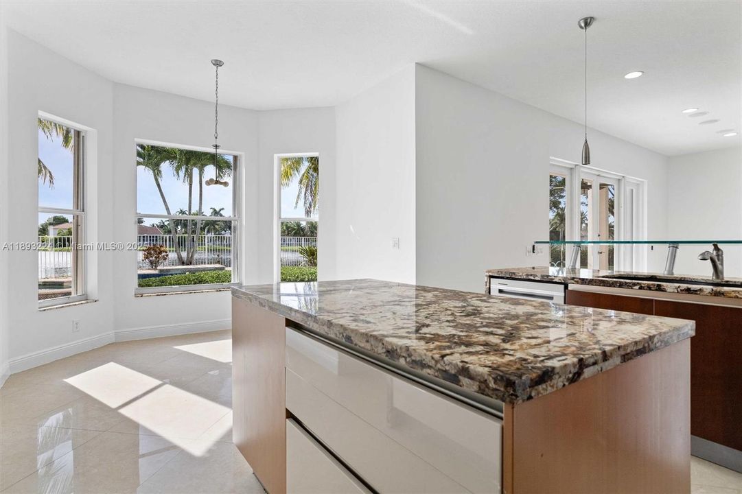 For Rent: $9,500 (5 beds, 4 baths, 3979 Square Feet)