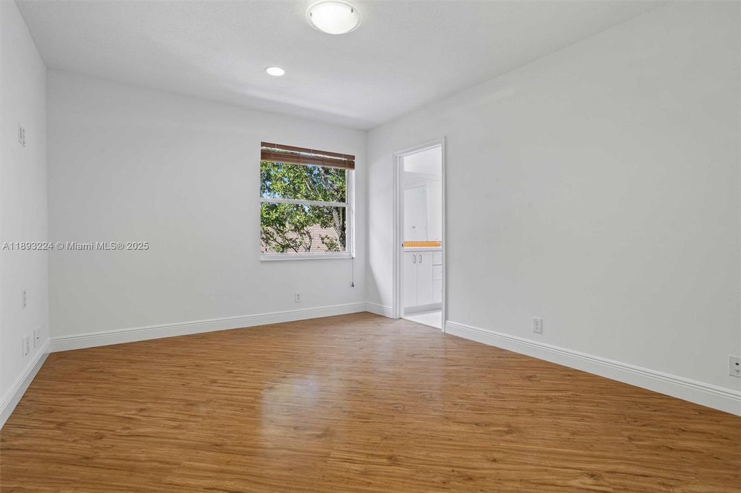 For Rent: $9,500 (5 beds, 4 baths, 3979 Square Feet)