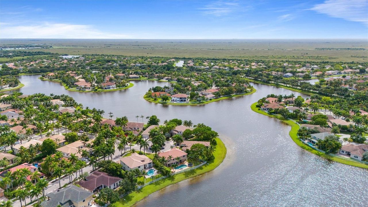 For Rent: $9,500 (5 beds, 4 baths, 3979 Square Feet)