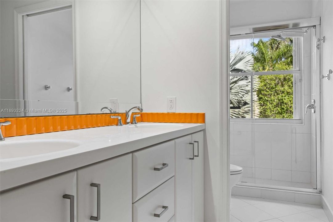 For Rent: $9,500 (5 beds, 4 baths, 3979 Square Feet)