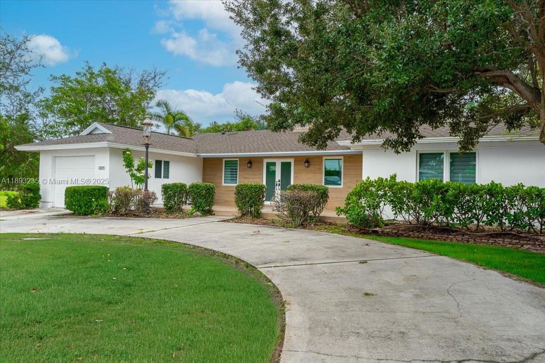 For Sale: $1,049,900 (3 beds, 3 baths, 0 Square Feet)