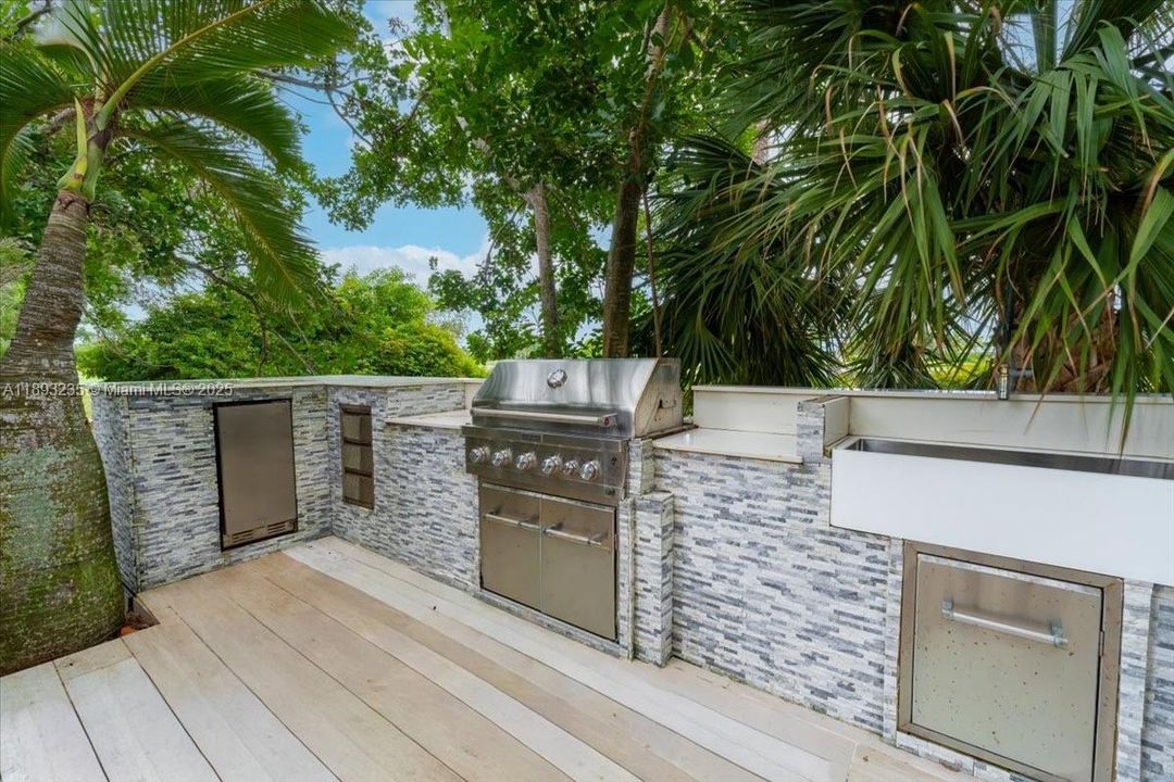 For Sale: $1,049,900 (3 beds, 3 baths, 0 Square Feet)