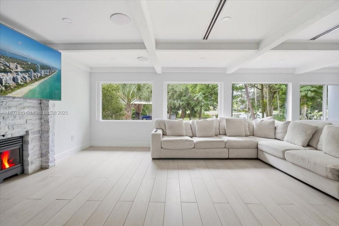 For Sale: $1,049,900 (3 beds, 3 baths, 0 Square Feet)