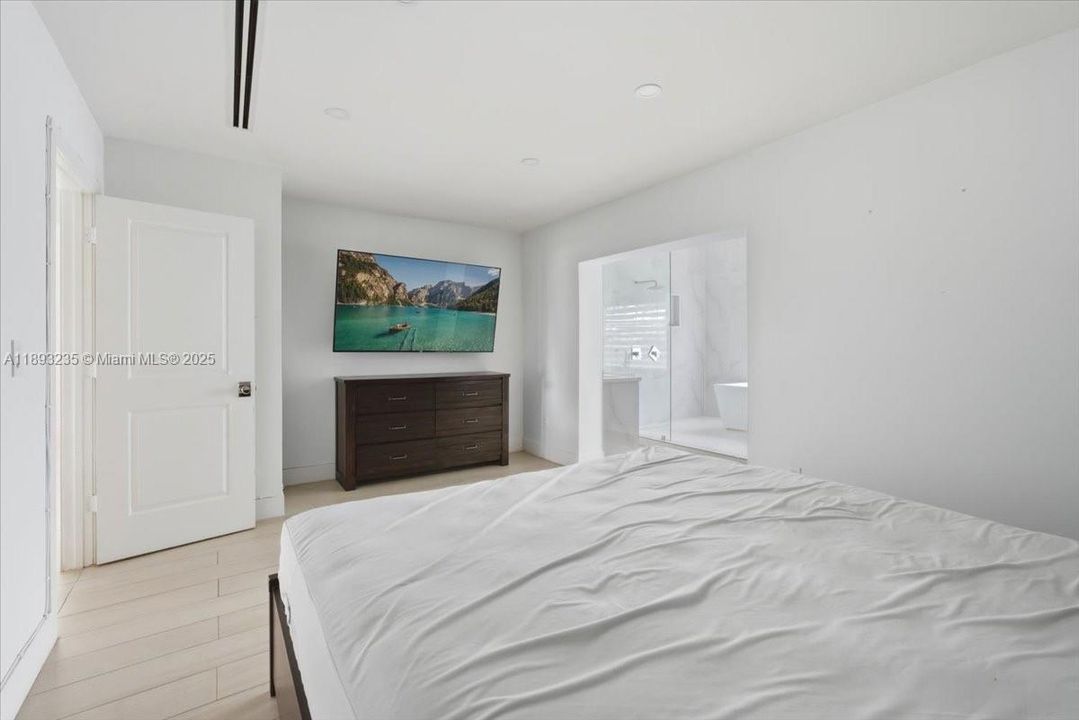 For Sale: $1,049,900 (3 beds, 3 baths, 0 Square Feet)