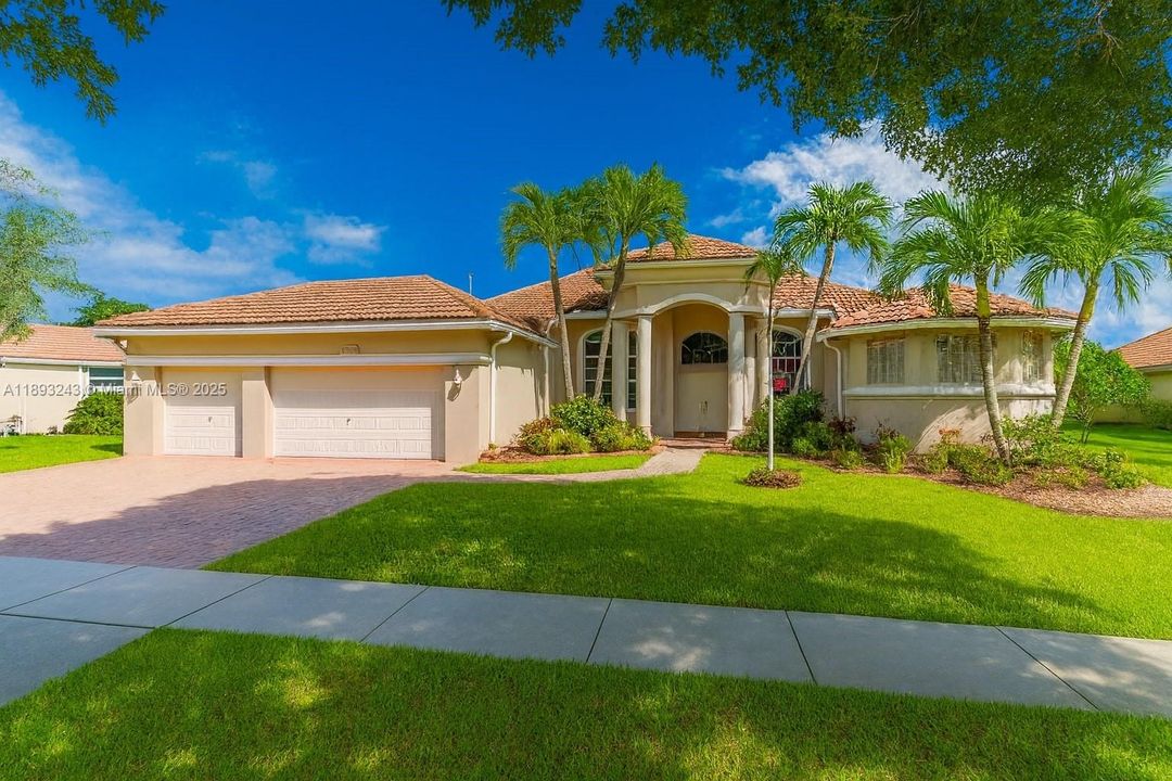 В аренду: $5,500 (5 спален, 3 ванн, 2829 Квадратных фут)