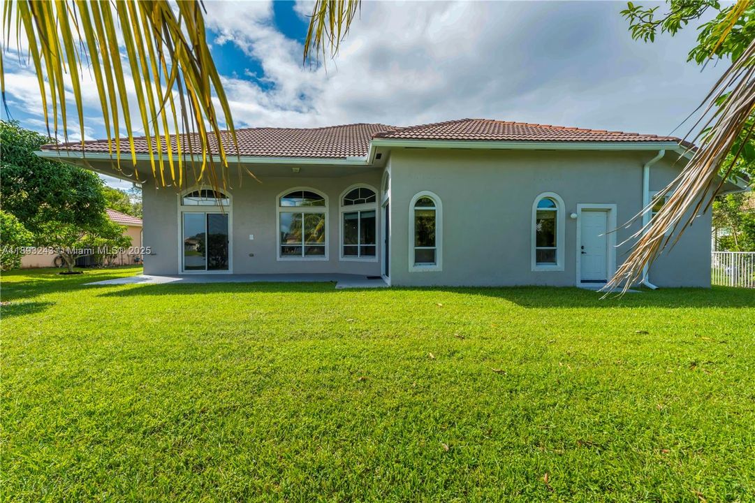 В аренду: $5,500 (5 спален, 3 ванн, 2829 Квадратных фут)