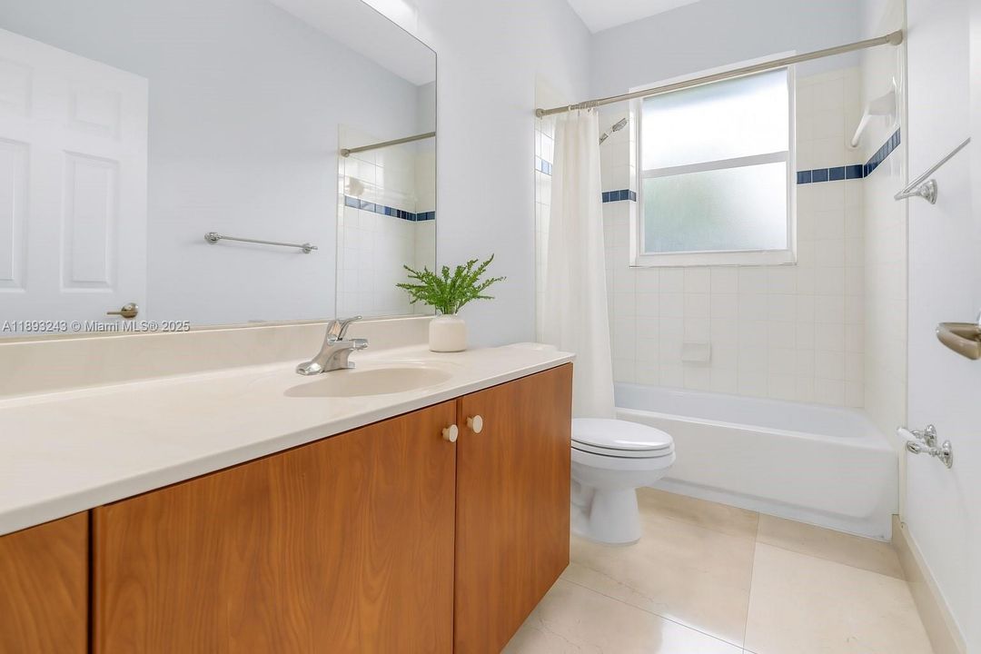 В аренду: $5,500 (5 спален, 3 ванн, 2829 Квадратных фут)