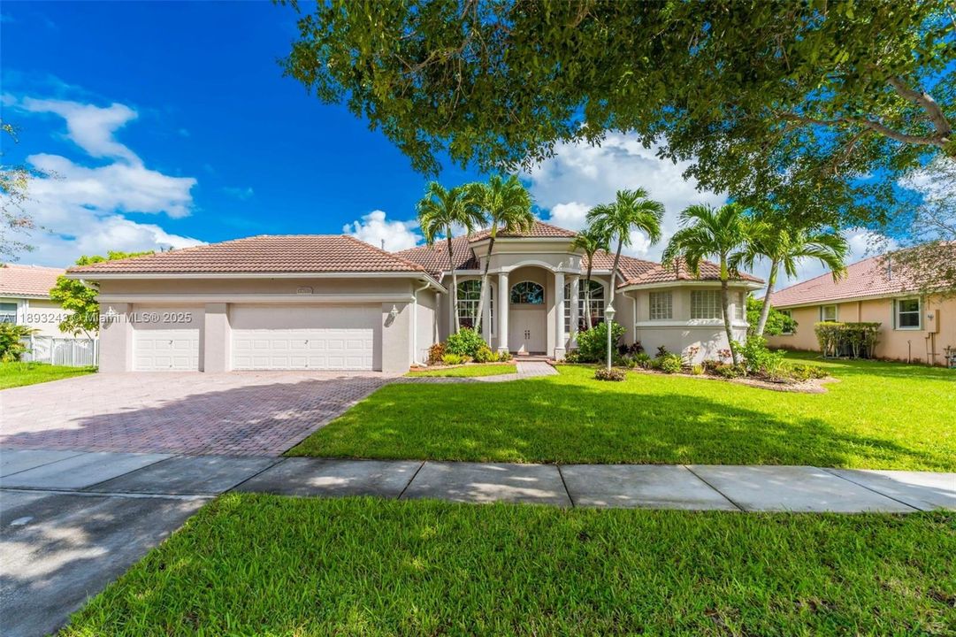 В аренду: $5,500 (5 спален, 3 ванн, 2829 Квадратных фут)