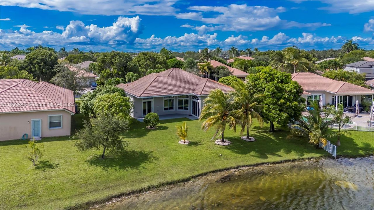 В аренду: $5,500 (5 спален, 3 ванн, 2829 Квадратных фут)