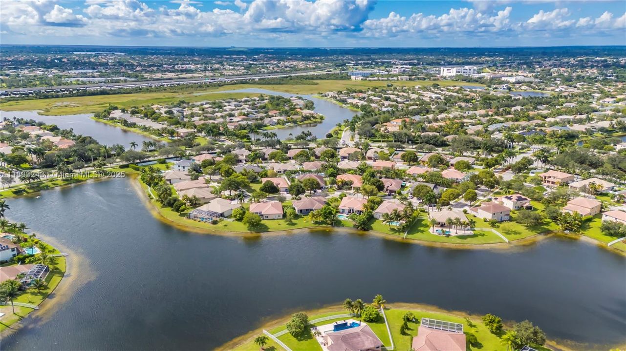 В аренду: $5,500 (5 спален, 3 ванн, 2829 Квадратных фут)