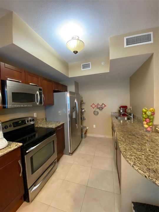 Недавно арендовано: $2,145 (1 спален, 1 ванн, 780 Квадратных фут)