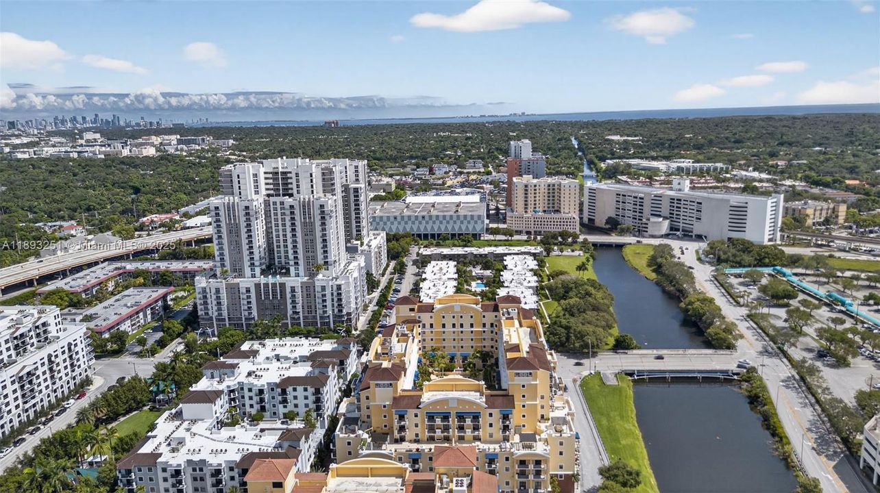 Active With Contract: $468,000 (2 beds, 2 baths, 1347 Square Feet)