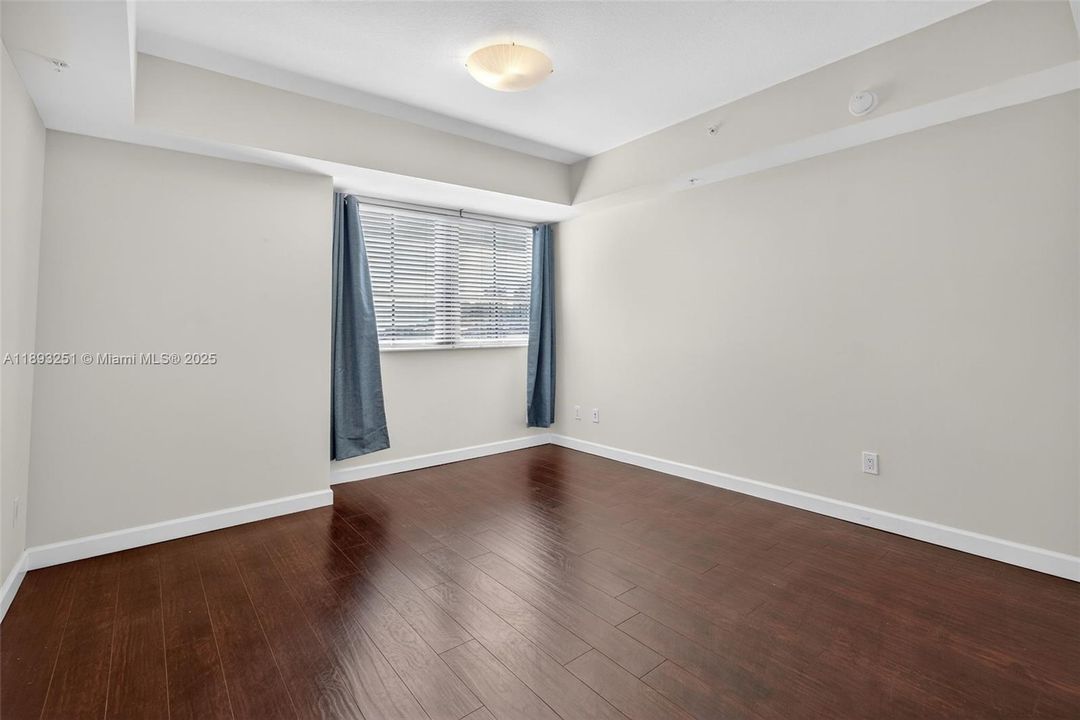 Active With Contract: $468,000 (2 beds, 2 baths, 1347 Square Feet)