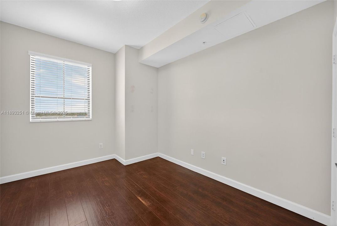 Active With Contract: $468,000 (2 beds, 2 baths, 1347 Square Feet)