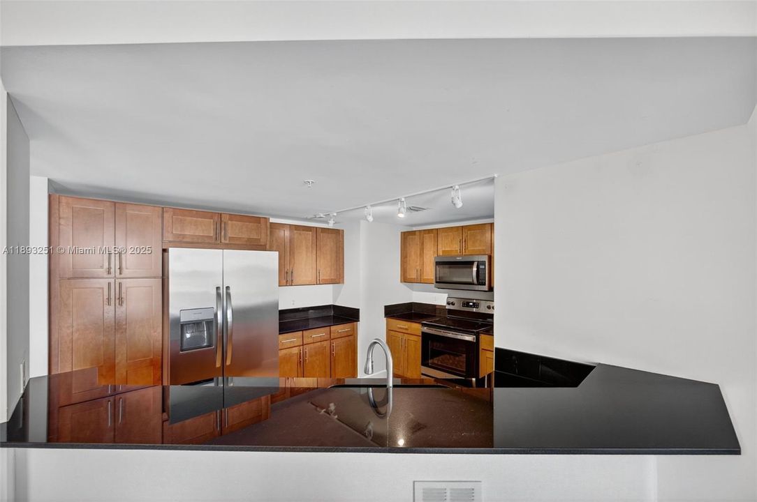 Active With Contract: $468,000 (2 beds, 2 baths, 1347 Square Feet)