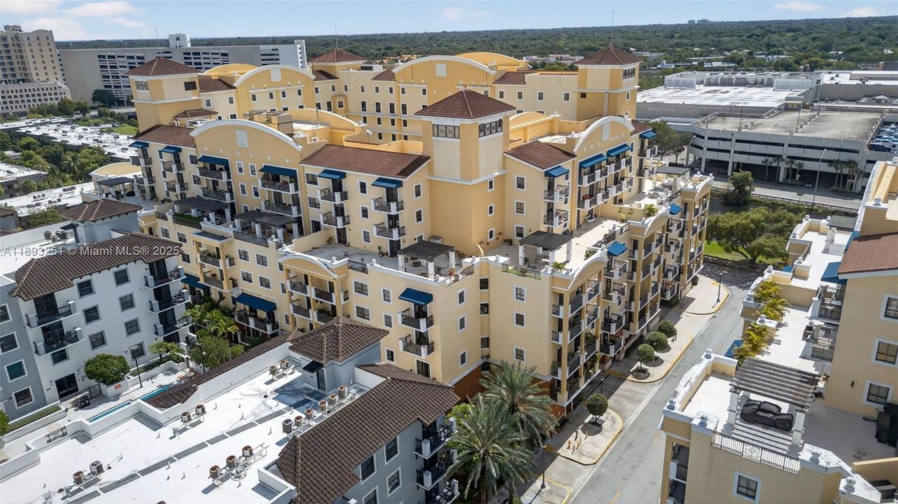 Active With Contract: $468,000 (2 beds, 2 baths, 1347 Square Feet)