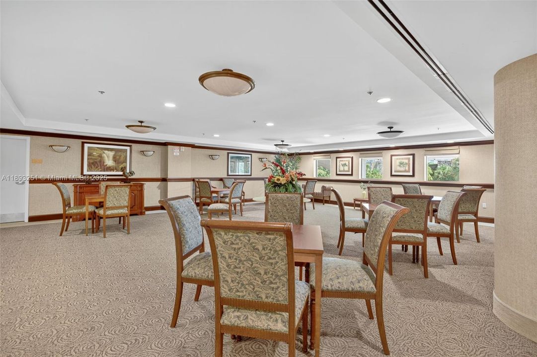 Active With Contract: $468,000 (2 beds, 2 baths, 1347 Square Feet)