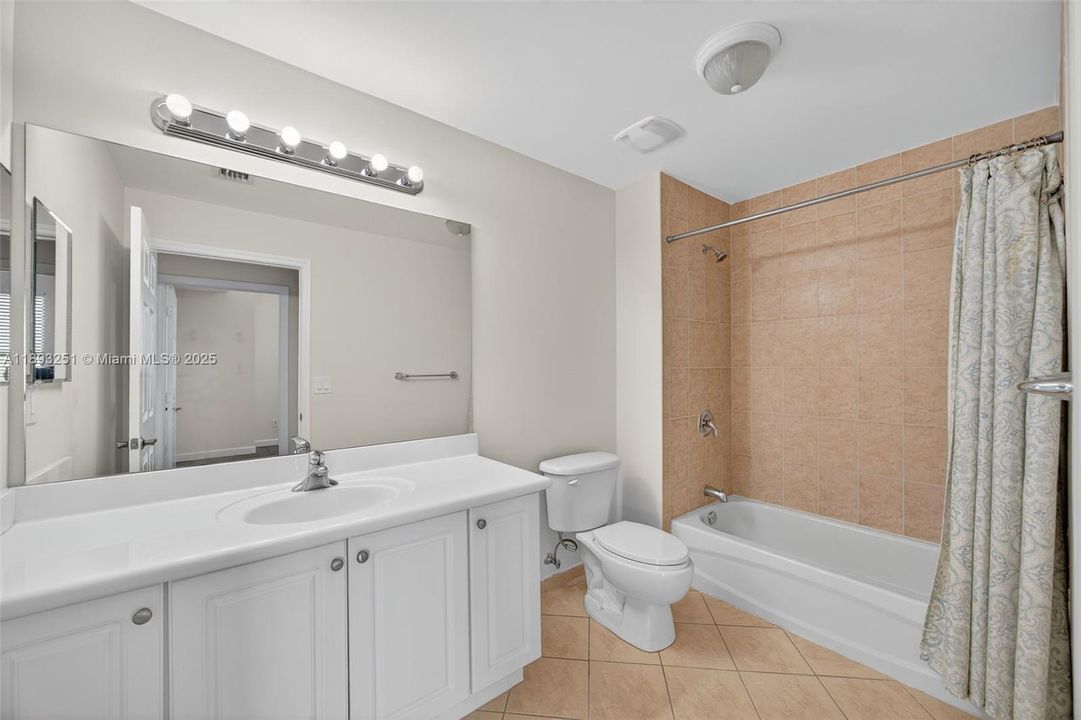 Active With Contract: $468,000 (2 beds, 2 baths, 1347 Square Feet)