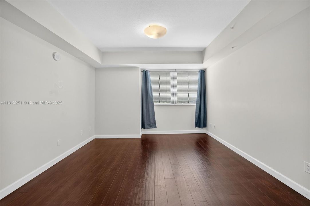 Active With Contract: $468,000 (2 beds, 2 baths, 1347 Square Feet)