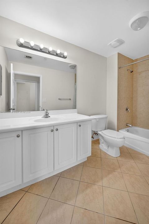 Active With Contract: $468,000 (2 beds, 2 baths, 1347 Square Feet)